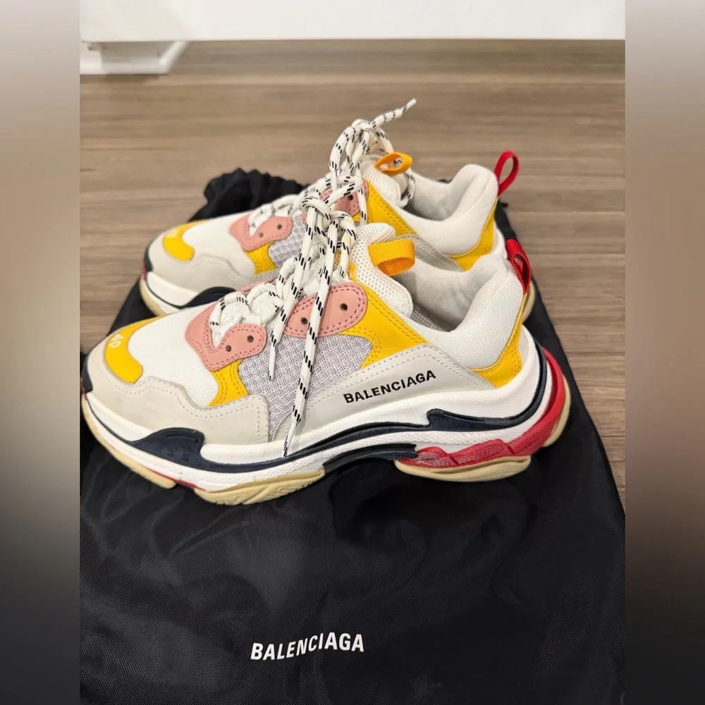 Balenciaga Triple S sneakers - Picture 3 of 10